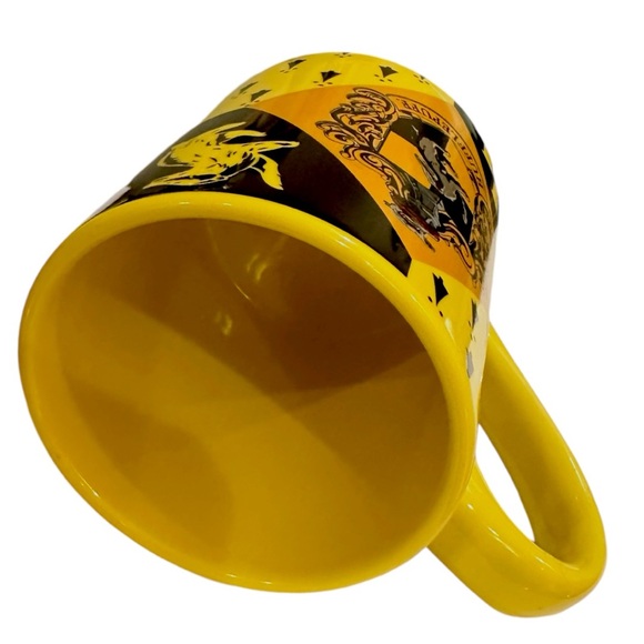 Silver Buffalo Harry Potter Hufflepuff Crest Ceramic Coffee Cup Mug 14oz Yellow - Picture 3 of 8
